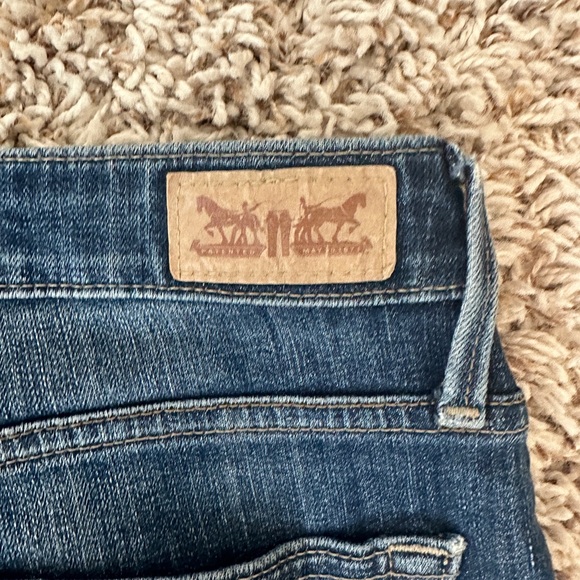 Women’s Levi’s blue Jeans, size 6 - Picture 4 of 7
